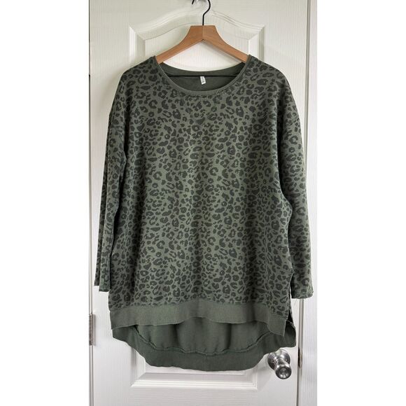 Z Supply Women's Leopard Weekender Elongated Split Side Hems Green Size M - Picture 1 of 11